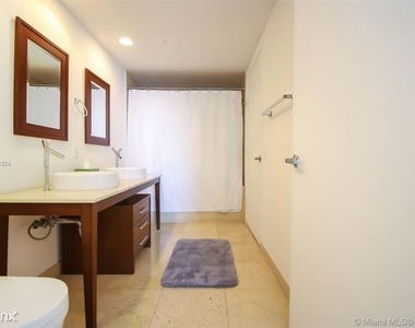 485 Brickell Ave - Photo Thumbnail 9