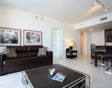 485 Brickell Ave - Photo Thumbnail 5