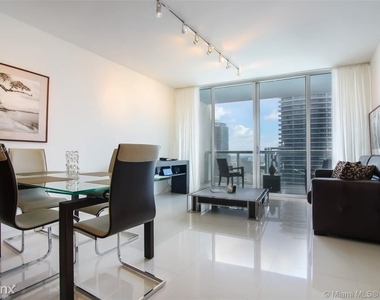 485 Brickell Ave - Photo Thumbnail 4