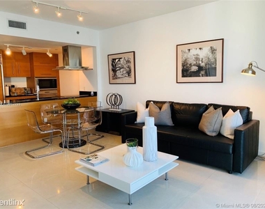 485 Brickell Ave 562 - Photo Thumbnail 5