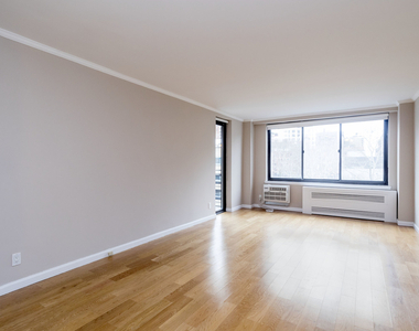 788 Columbus Avenue - Photo Thumbnail 2