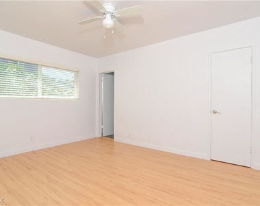 11921 Goshen Ave Apt 1 - Photo Thumbnail 6