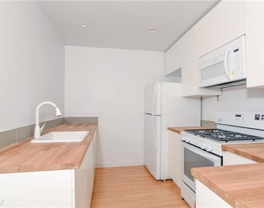 11921 Goshen Ave Apt 1 - Photo Thumbnail 2