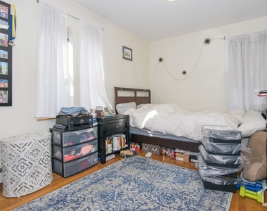 555 Washington St Apt 2 - Photo Thumbnail 2