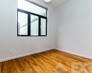 325 Kosciuszko Street - Photo Thumbnail 2