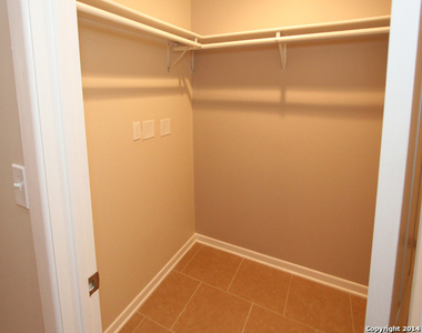 1129 W Ashby Pl - Photo Thumbnail 10