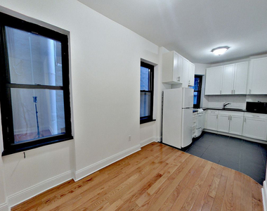 124 Mac Dougal Street - Photo Thumbnail 1