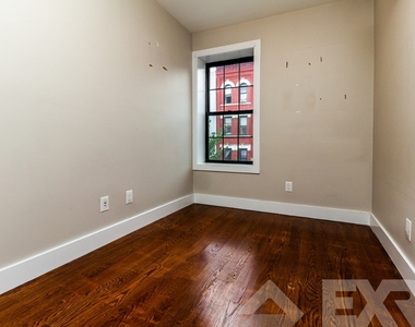 228 Manhattan Avenue - Photo Thumbnail 1