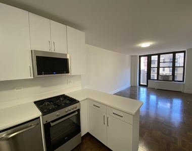 165 East 35th Street - Photo Thumbnail 1