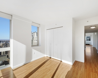 66 West 38th Street - Photo Thumbnail 2