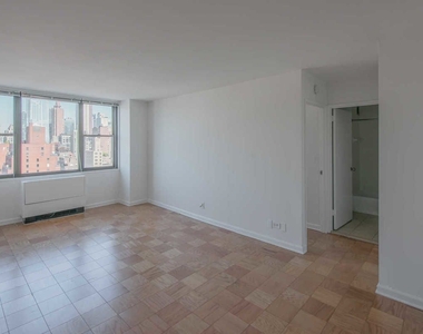 240 East 27th Street - Photo Thumbnail 6