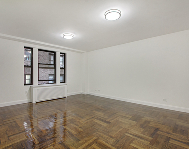 465 Lexington Avenue - Photo Thumbnail 0