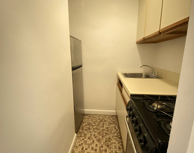 311 East 85th Street - Photo Thumbnail 2