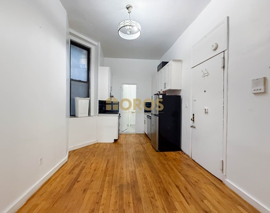 324 East 13th Street - Photo Thumbnail 4
