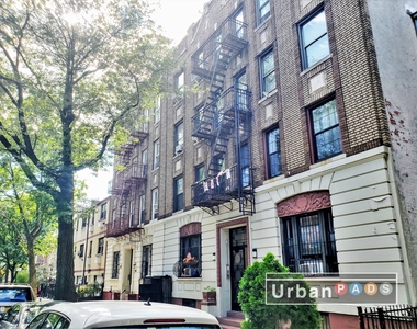 373 Monroe Street - Photo Thumbnail 11