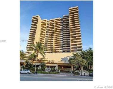 2555 Collins Ave - Photo Thumbnail 41