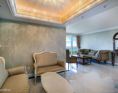 4775 Collins Ave - Photo Thumbnail 6