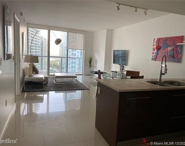 465 Brickell Ave - Photo Thumbnail 10