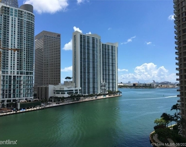 465 Brickell Ave - Photo Thumbnail 1