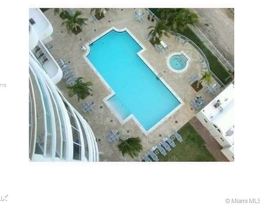 6365 Collins Ave - Photo Thumbnail 10