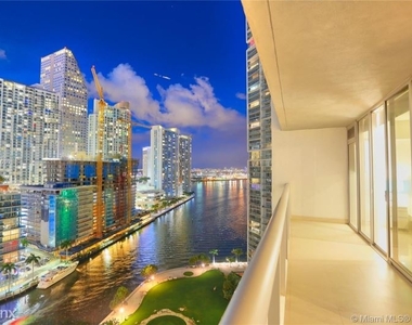 485 Brickell Ave - Photo Thumbnail 0