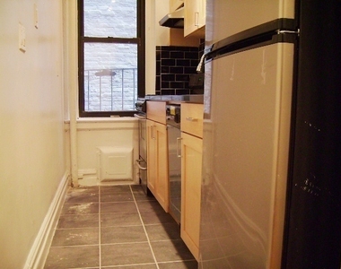 248 West 17th Street - Photo Thumbnail 4