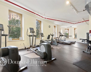 154 West 70th Street - Photo Thumbnail 7