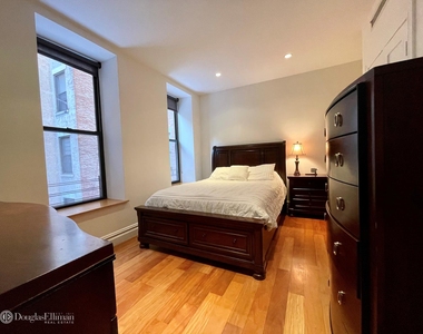 154 West 70th Street - Photo Thumbnail 1