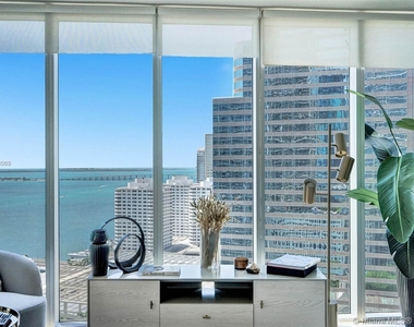 485 Brickell Ave - Photo Thumbnail 17