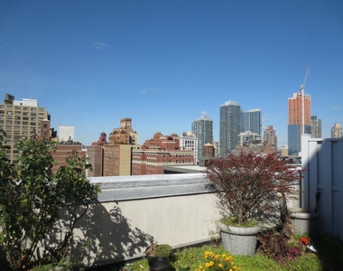 360 West 34th Street - Photo Thumbnail 7