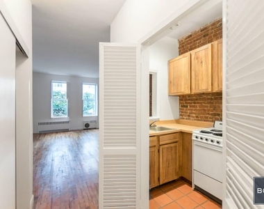 348 East 87 Street - Photo Thumbnail 4