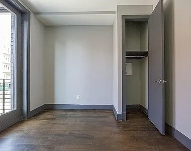 125 Boerum Street - Photo Thumbnail 4