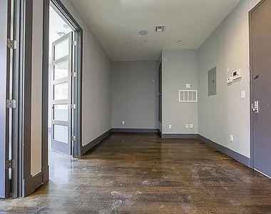 125 Boerum Street - Photo Thumbnail 2