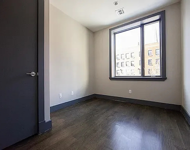 125 Boerum Street - Photo Thumbnail 3