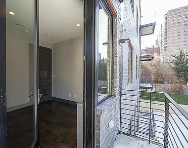 125 Boerum Street - Photo Thumbnail 5