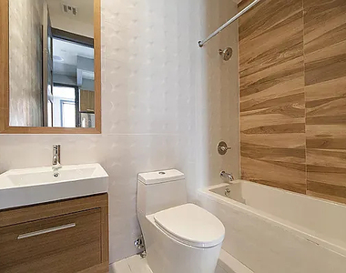 125 Boerum Street - Photo Thumbnail 8