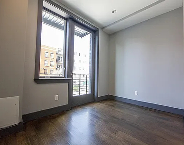 125 Boerum Street - Photo Thumbnail 6