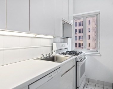 333 W 57th St - Photo Thumbnail 2