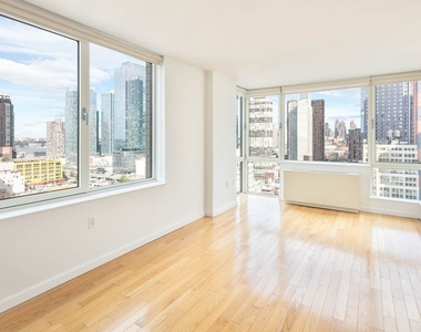 350 West 37th Street - Photo Thumbnail 1