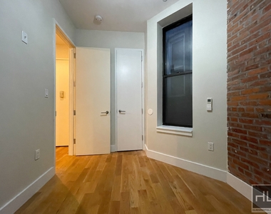 410 Gates Avenue - Photo Thumbnail 6