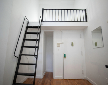 310 West 20th Street - Photo Thumbnail 1