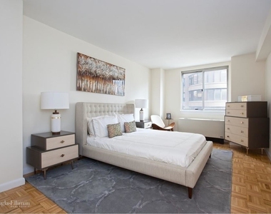 308 East 38th St - Photo Thumbnail 3