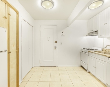 270 West 25th Street - Photo Thumbnail 2