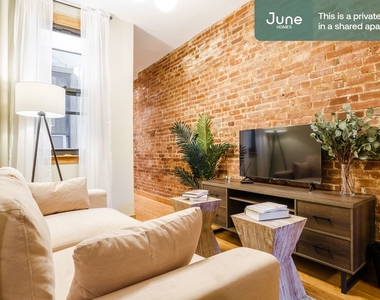 439 West 48th Street - Photo Thumbnail 5