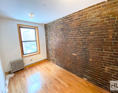 330 Hicks Street - Photo Thumbnail 6