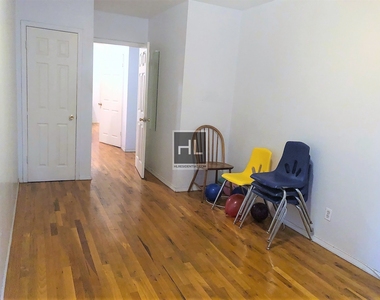 272 Willoughby Ave - Photo Thumbnail 4