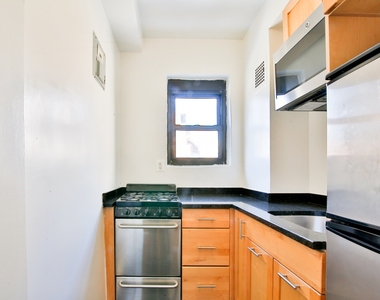 236 East 36th Street - Photo Thumbnail 2