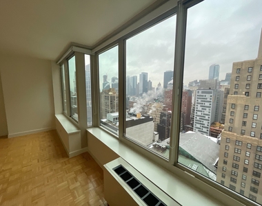 315 West 33rd Street - Photo Thumbnail 0