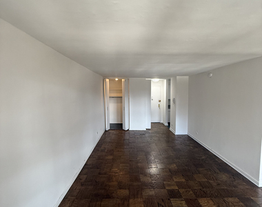 240 East 82nd Street - Photo Thumbnail 3