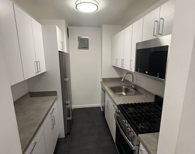 240 East 82nd Street - Photo Thumbnail 5